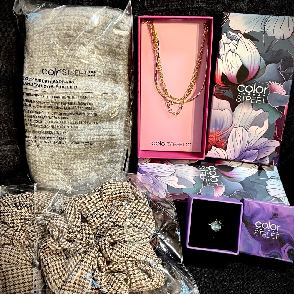 Color Street NWT Bundle of Necklaces, Rings, and Accessories Set — 2 for $22